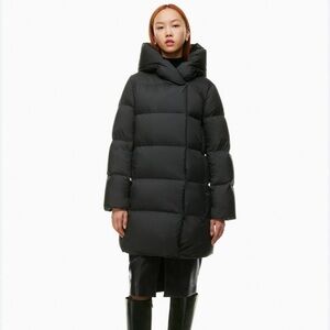 Aritzia Duvet Puffer Mid Black Small New with Tags NWT